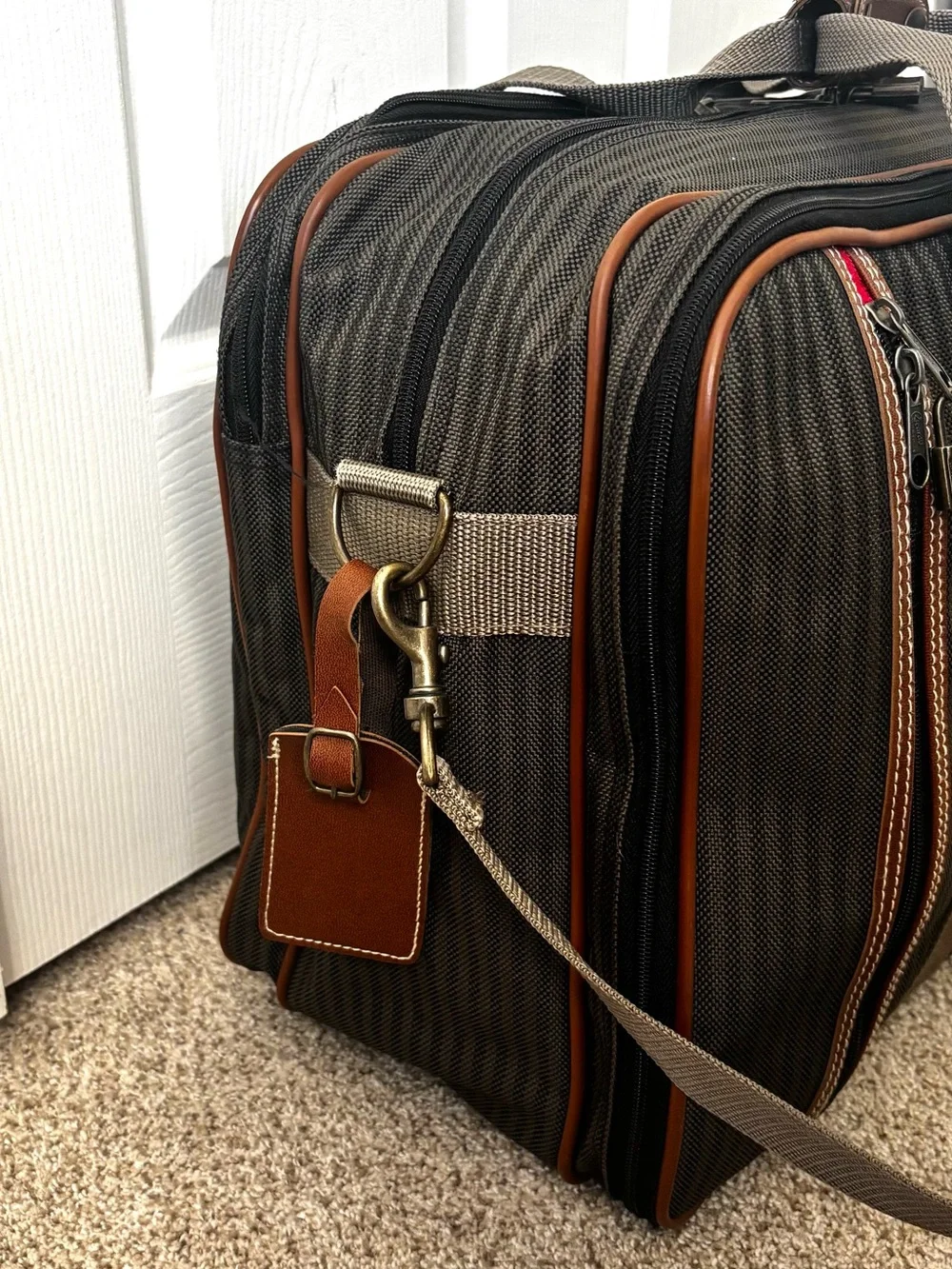 Elegant VTG Ricardo Beverly Hills Carry-on Weekender Travel Bag Gray/Tan